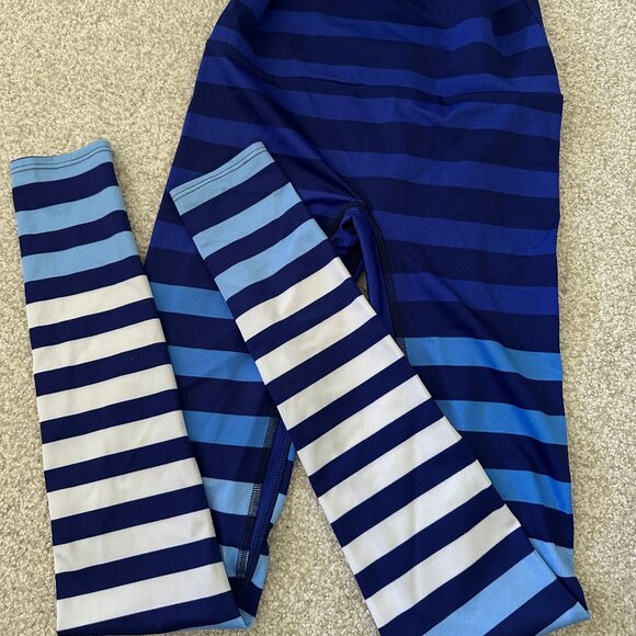 K-DEER Ombre Blue White Stripe Leggings Women's Size Medium - Picture 3 of 3